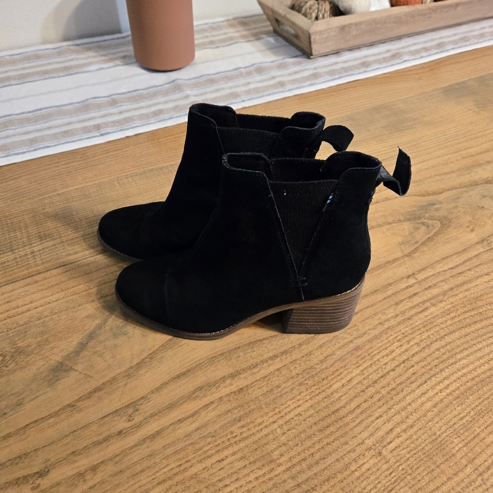 Toms Black Ankle Boots - Picture 4 of 5
